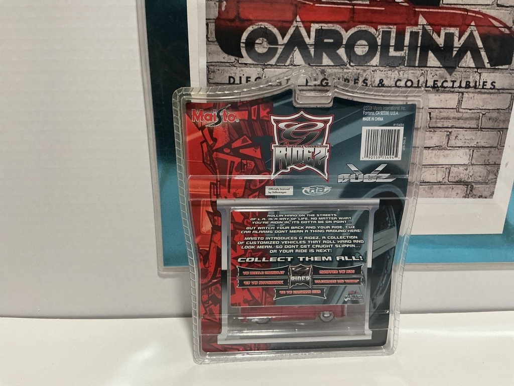 1/64 MAISTO VOLKWAGEN VAN SAMBA RED image