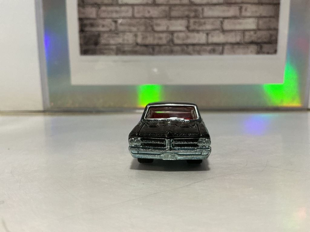 1/64 SCALE HOTWHEELS- ‘64 PONTIAC GTO image
