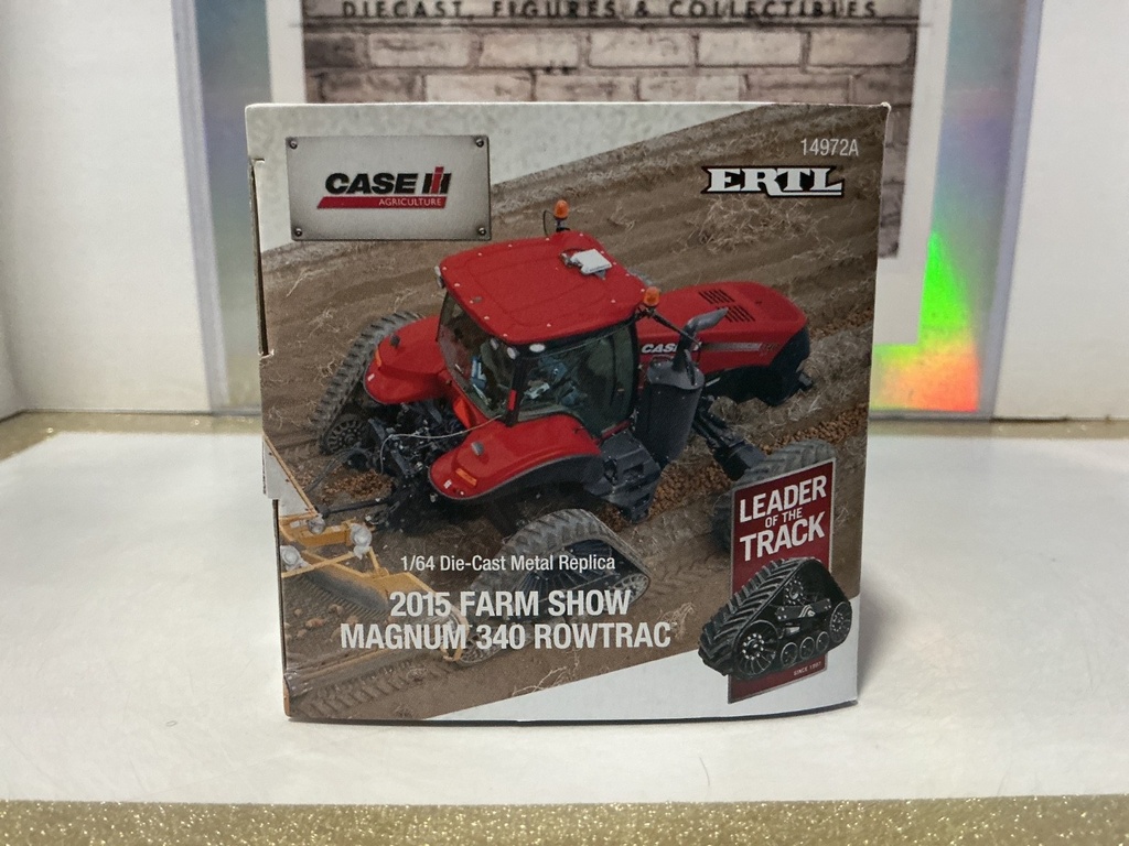 1/64 ERTL CASE III - LEADER OF THE TRACK/2015 FARM SHOW MAGNUM 340 ROWTRAC image