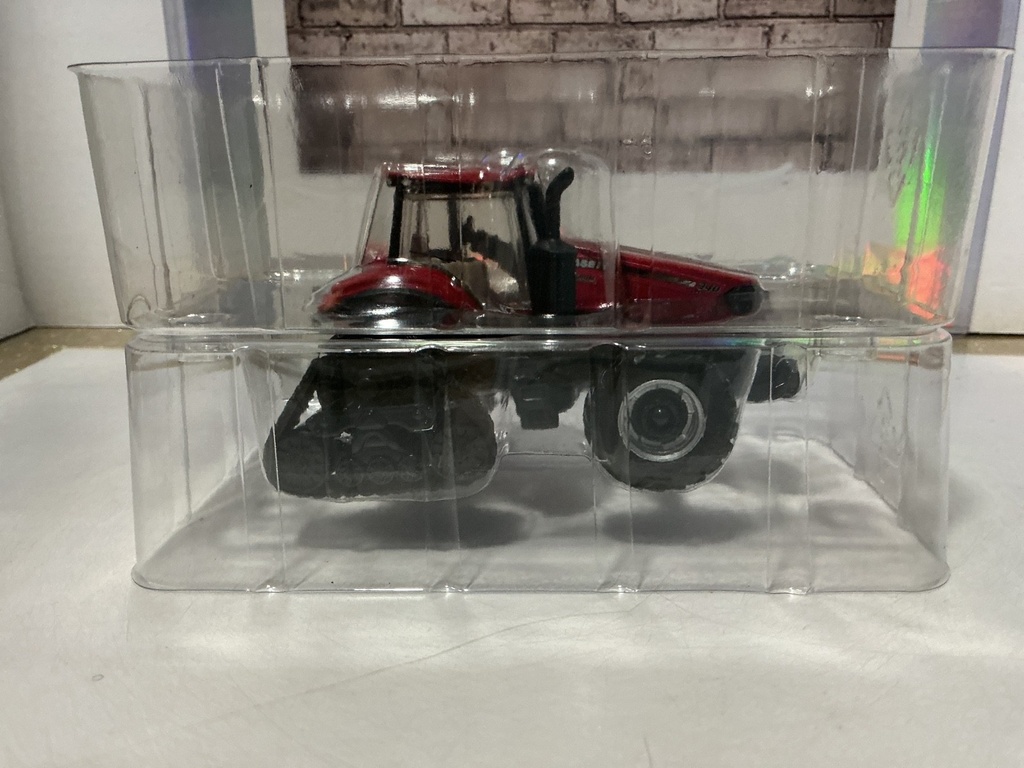 1/64 ERTL CASE III - LEADER OF THE TRACK/2015 FARM SHOW MAGNUM 340 ROWTRAC image