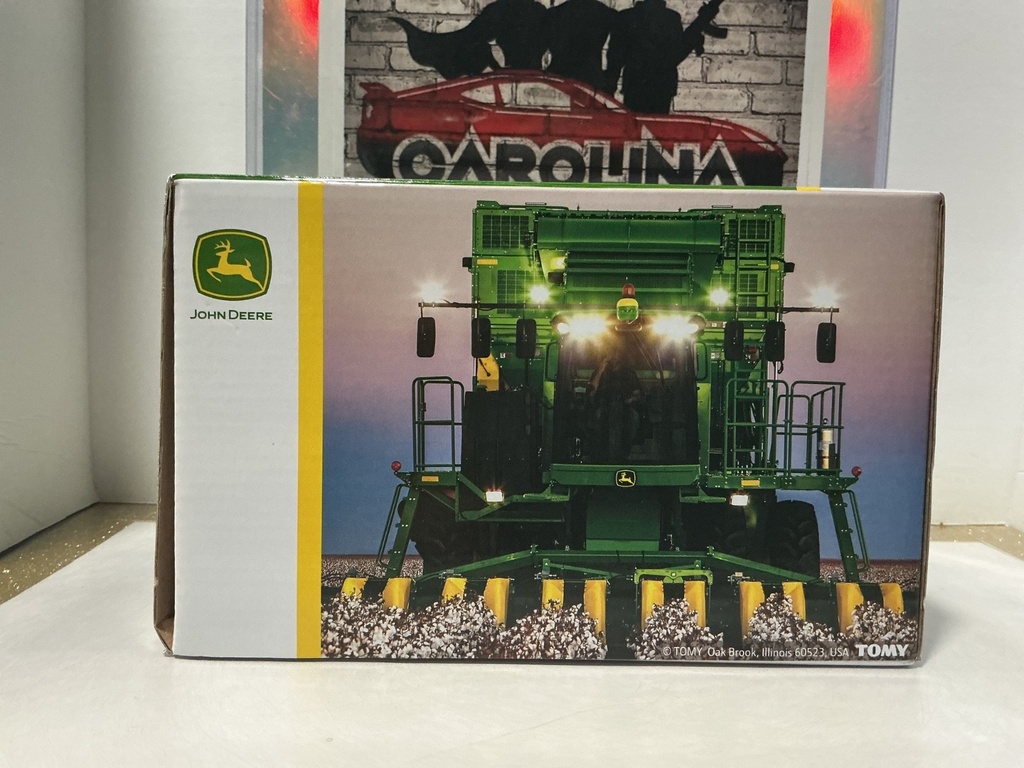 1/64 ERTL JOHN DEERE CS690 COTTON STRIPPER image