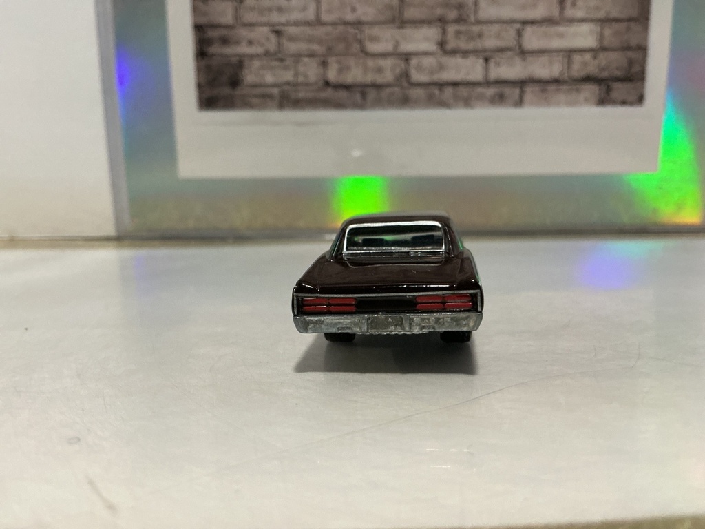 1/64 SCALE JOHNNY LIGHTNING - 1967 PONTIAC GTO BURGUNDY image