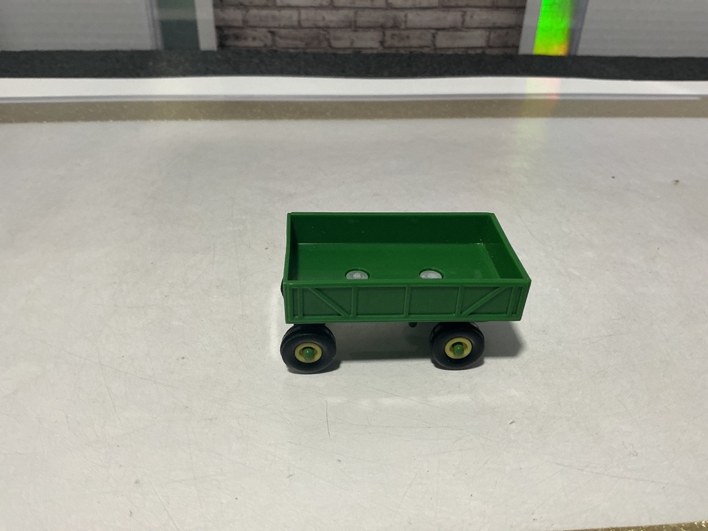 1:64 ERTL JOHN DEERE WAGON [NO BOX] image