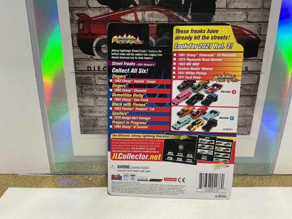 1/64 JOHNNY LIGHTNING STREETFREAKS/BLACK WITH FLAMES - 1993 PONTIAC FIREBIRD T/A image