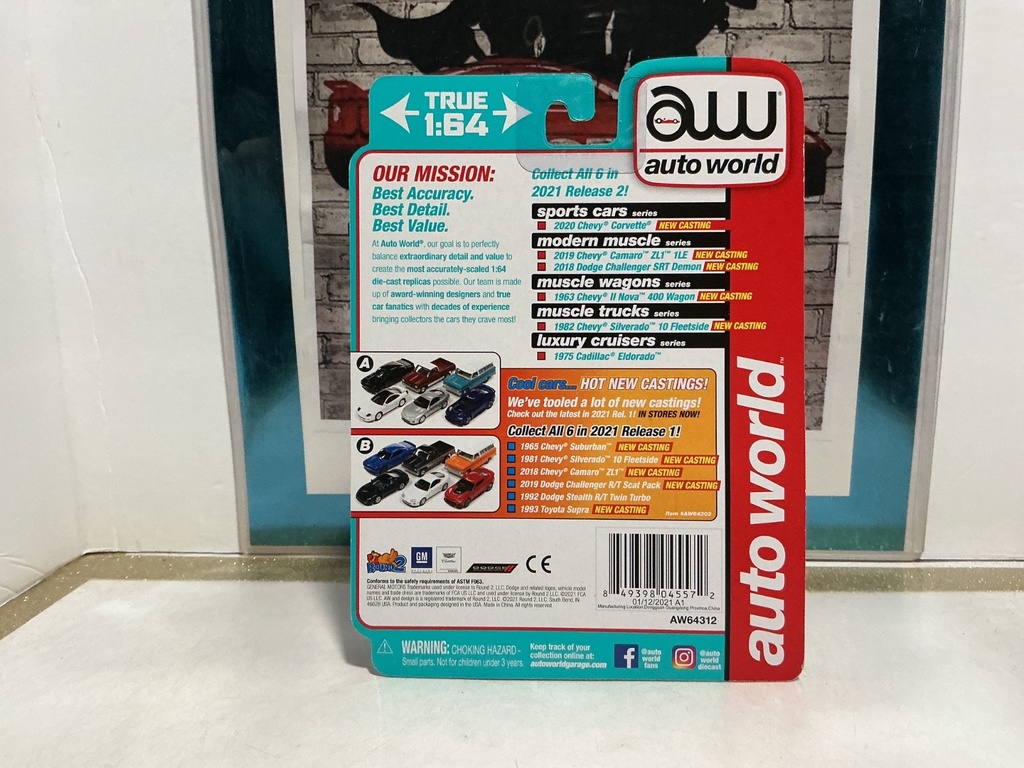 1/64 SCALE - AUTO WORLD MUSCLE TRUCKS - 1982 CHEVY SILVERADO ‘10 FLEETSIDE image