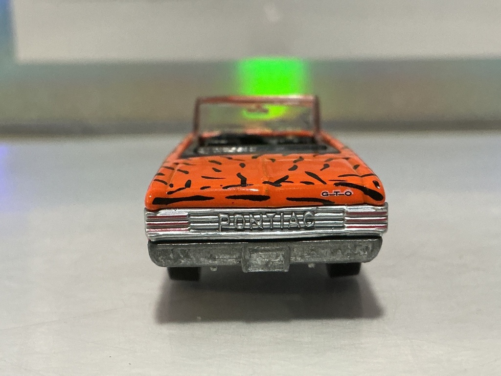 1/64 SCALE JOHNNY LIGHTNING 1965 PONTIAC GTO TIGER STRIPES [LOOSE] image