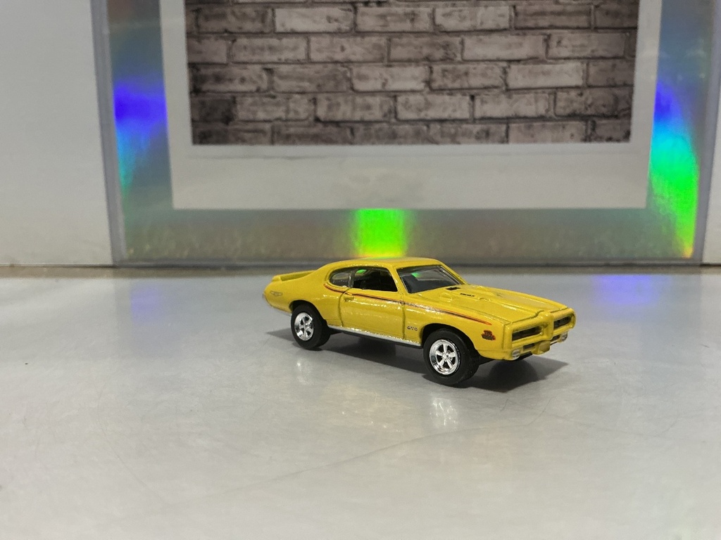 1/64 SCALE MOTORMAX - 1969 PONTIAC GTO JUDGE image
