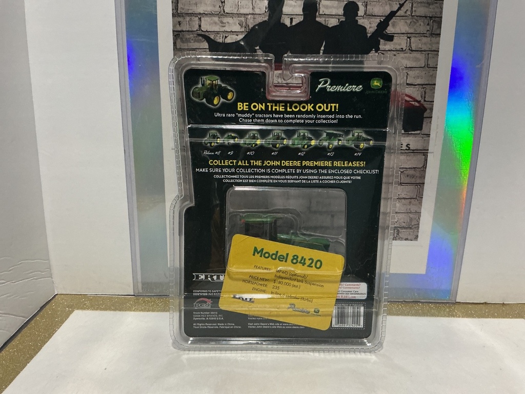 1/64 - ERTL - PREMIERE JOHN DEER MODEL 8420 image