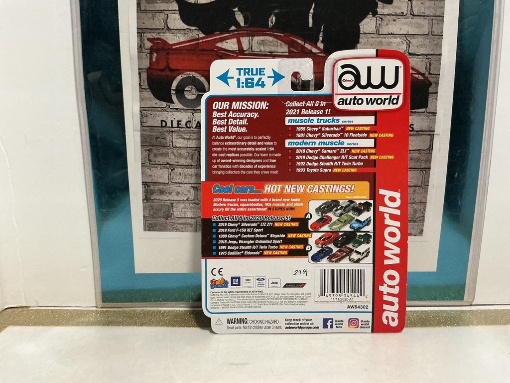 1/64 SCALE - AUTO WORLD 1981 CHEVY SILVERADO 10 FLEETSIDE image