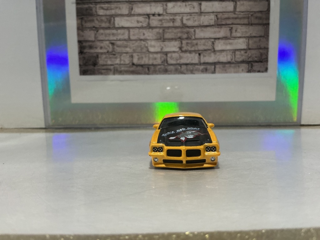 1/64 SCALE JADA TOYS - 1971 PONTIAC GTO YELLOW image