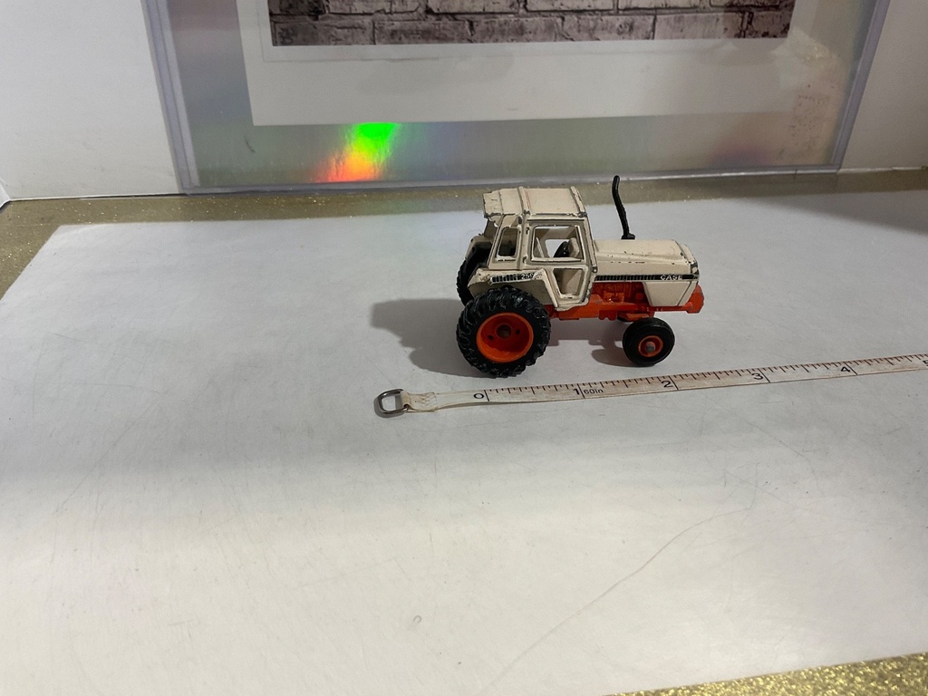 1/64 CASE INTERNATIONAL TRACTOR **NO BOX image