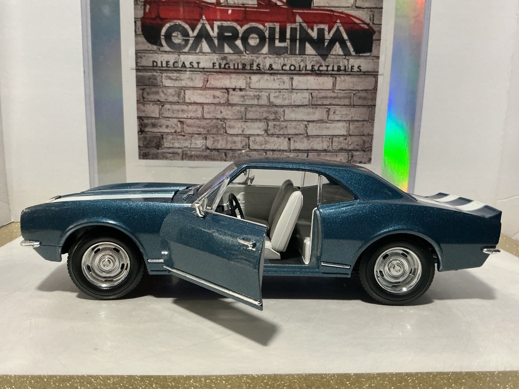 1:18 MOTORMAX 1967 CAMARO Z28 BLUE ON WHITE image