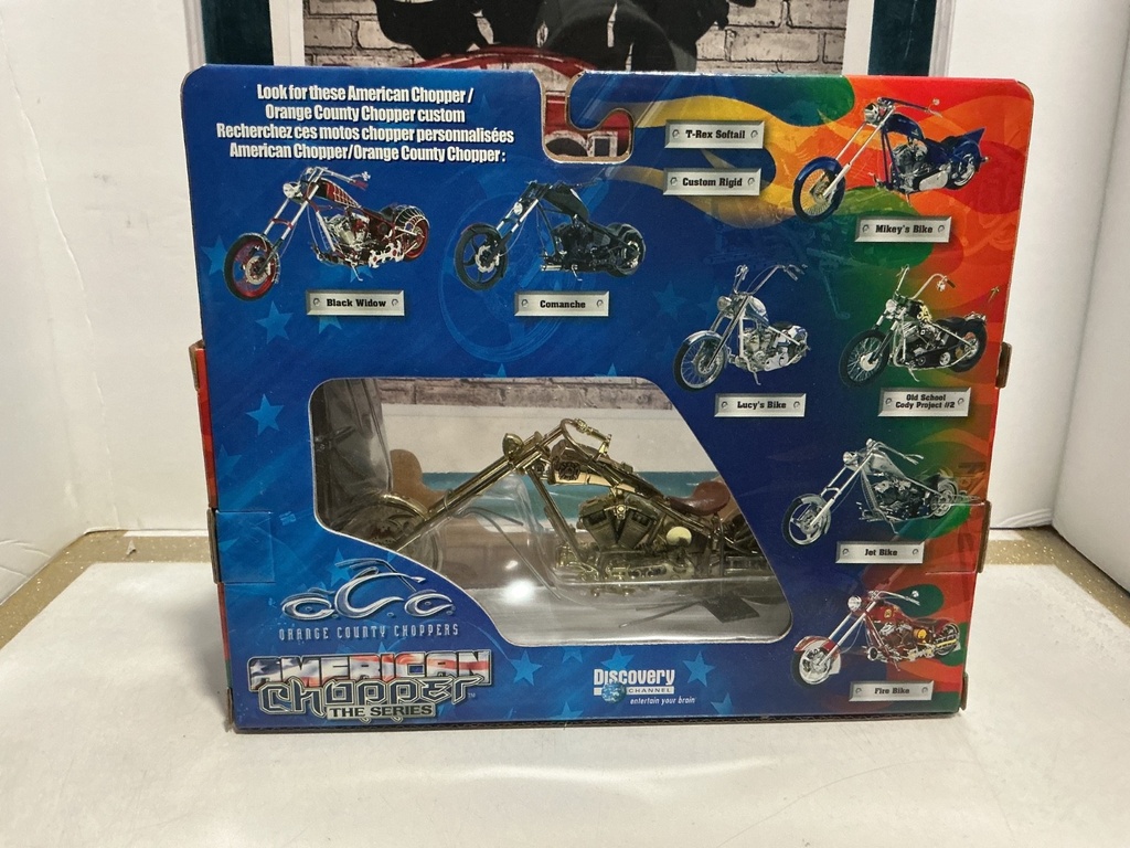 1/18 SCALE O.C.C. CHOPPERS - FIRE BIKE [GOLDEN] LIMITED EDITION image