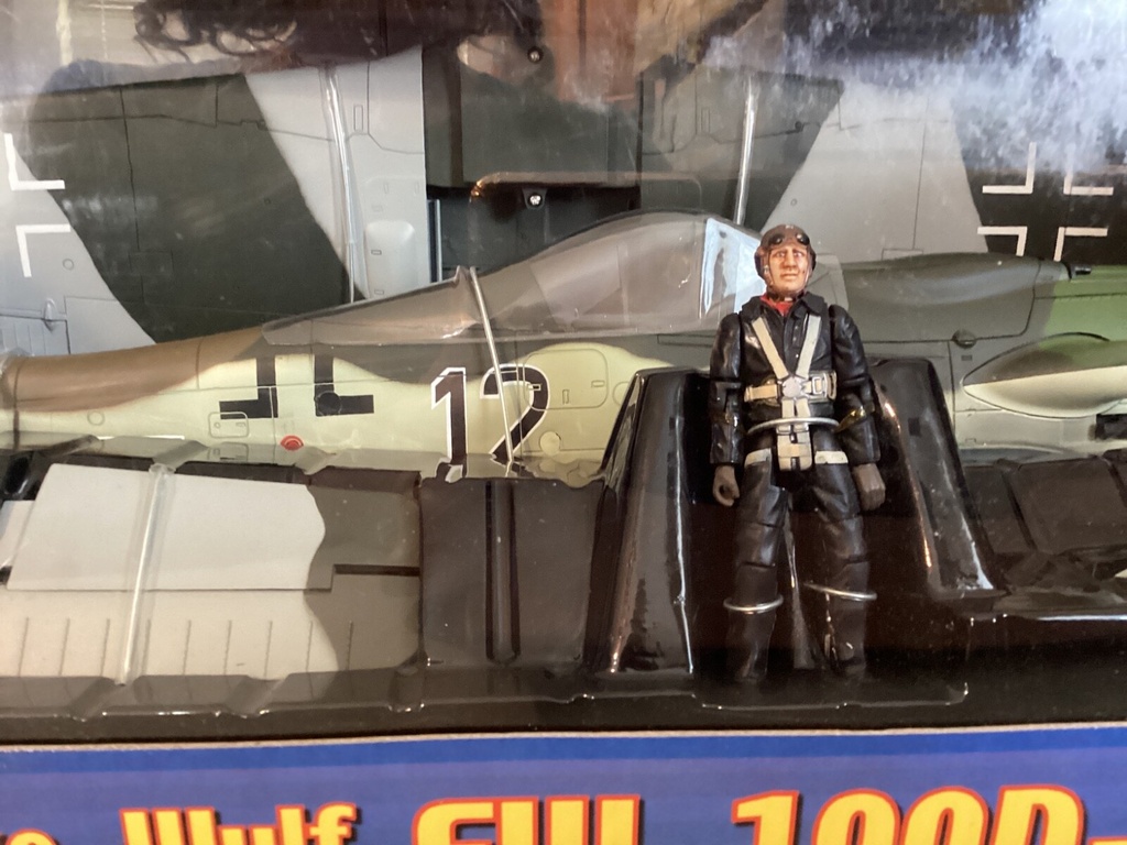 Ultimate Soldier 1/18 German Focke Wulf FW190D-9 Rare image
