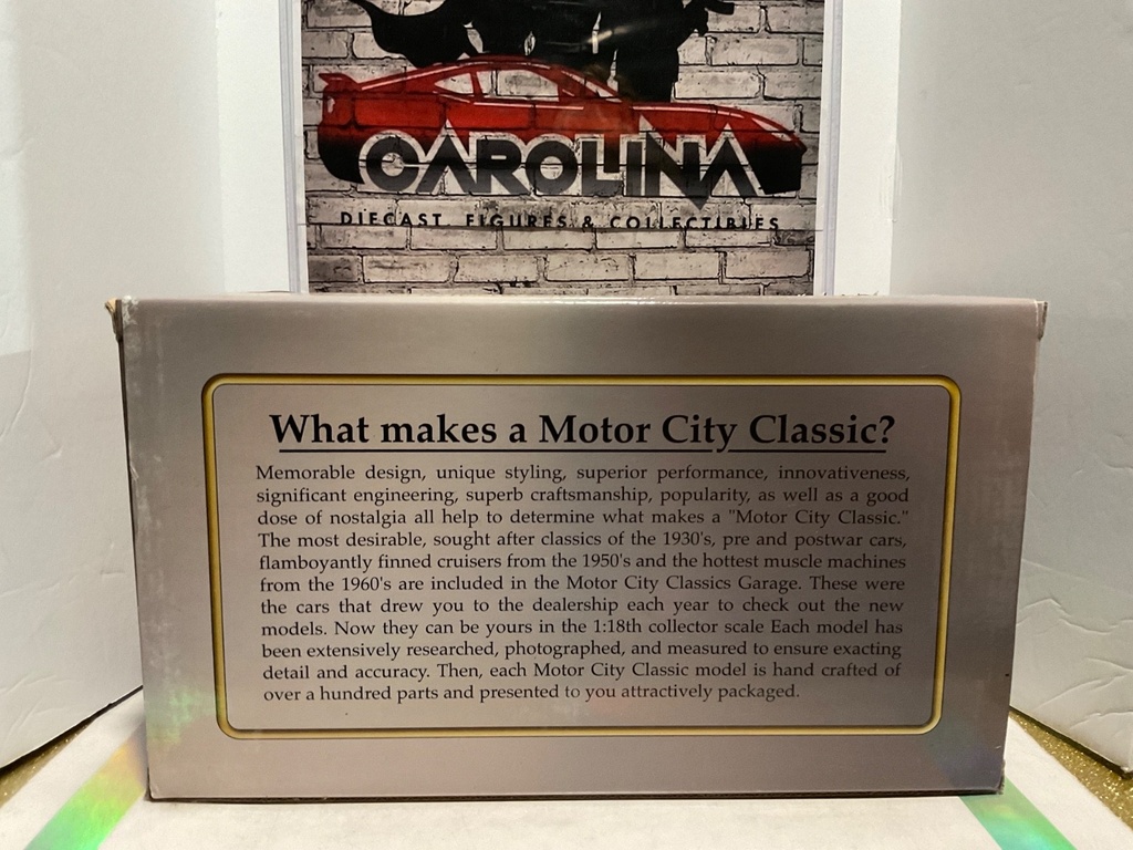1/18 MOTOR CITY CLASSICS WEATHERED HORSE TRAILER 94005 image