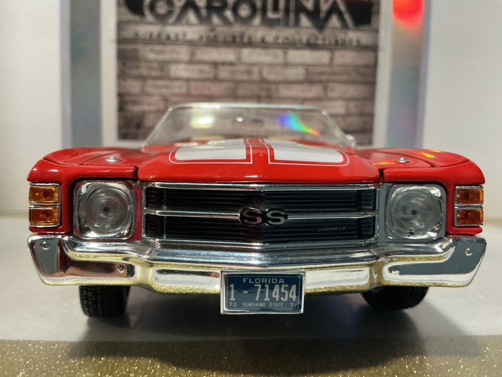1:18 MAISTO 1971 CHEVROLET CHEVELLE SS 454 CONVERTIBLE RED ON TAN image