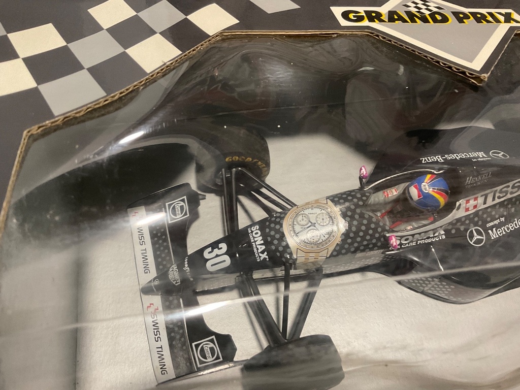 1:18 MINICHAMPS 30 SAUBER MERCEDES C13 H.H. FRENTZEN  BOX DAMAGED image