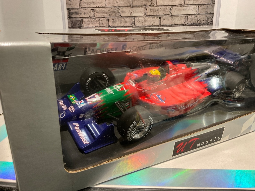 1:18 UT MODELS 1998 Mauricio Gugelmin #17 Hollywood Reynard 981 PLASTIC DAMAGED image
