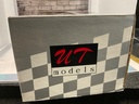 1:18 UT MODELS 1998 Mauricio Gugelmin #17 Hollywood Reynard 981 PLASTIC DAMAGED image