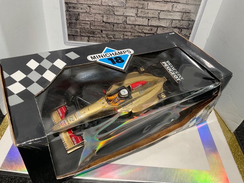 1:18 MINICHAMPS 12 JORDAN PEUGEOT 196 1996 M.BRUNDLE BOX DAMAGED image