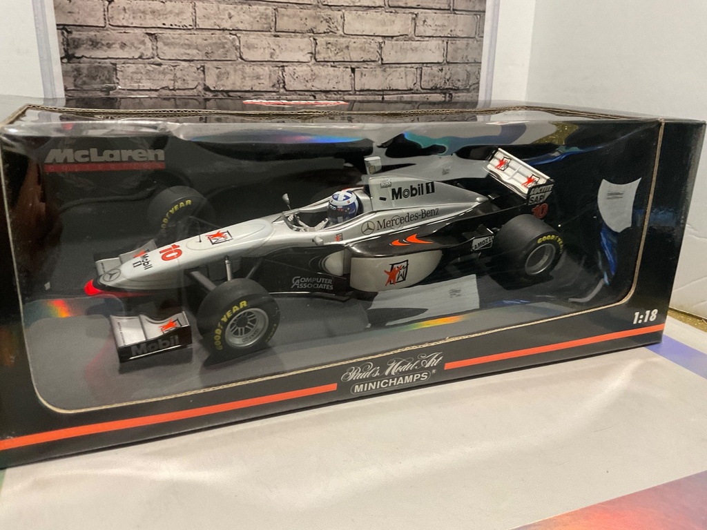 1:18 MINICHAMPS 10 MCLAREN MERCEDES MP4/12 D.COULTHARD image
