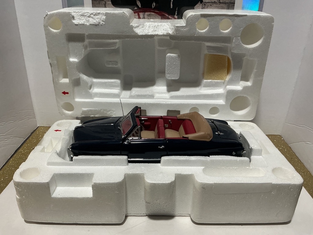 1/24 SCALE THE DANBURY MINT: 49 FORD CUSTOM CONVERTIBLE [DIFFERENT NAME ON BOX] image