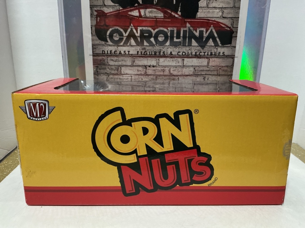 1/24 M2 MACHINES - 1960 VW DELIVERY VAN R119 CORN-NUTS [SMALL DENT ON BOX] image