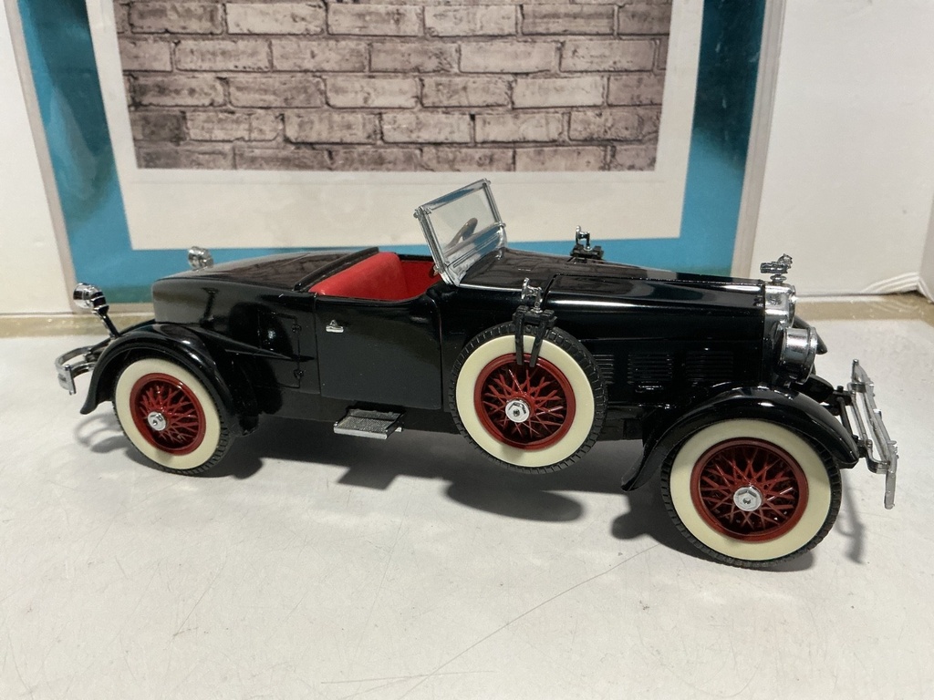 1/24 DANBURY MINT THE 1927 STUTZ BLACK HAWK image