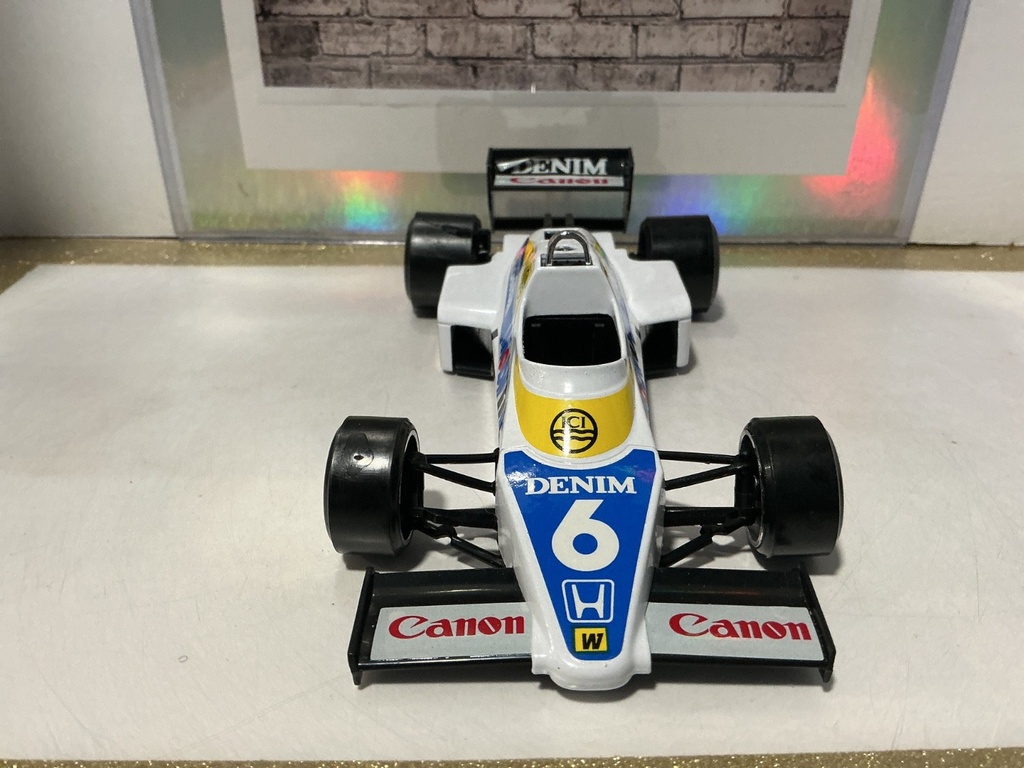 1/24 BBURAGO - WILLIAMS FW 08 image