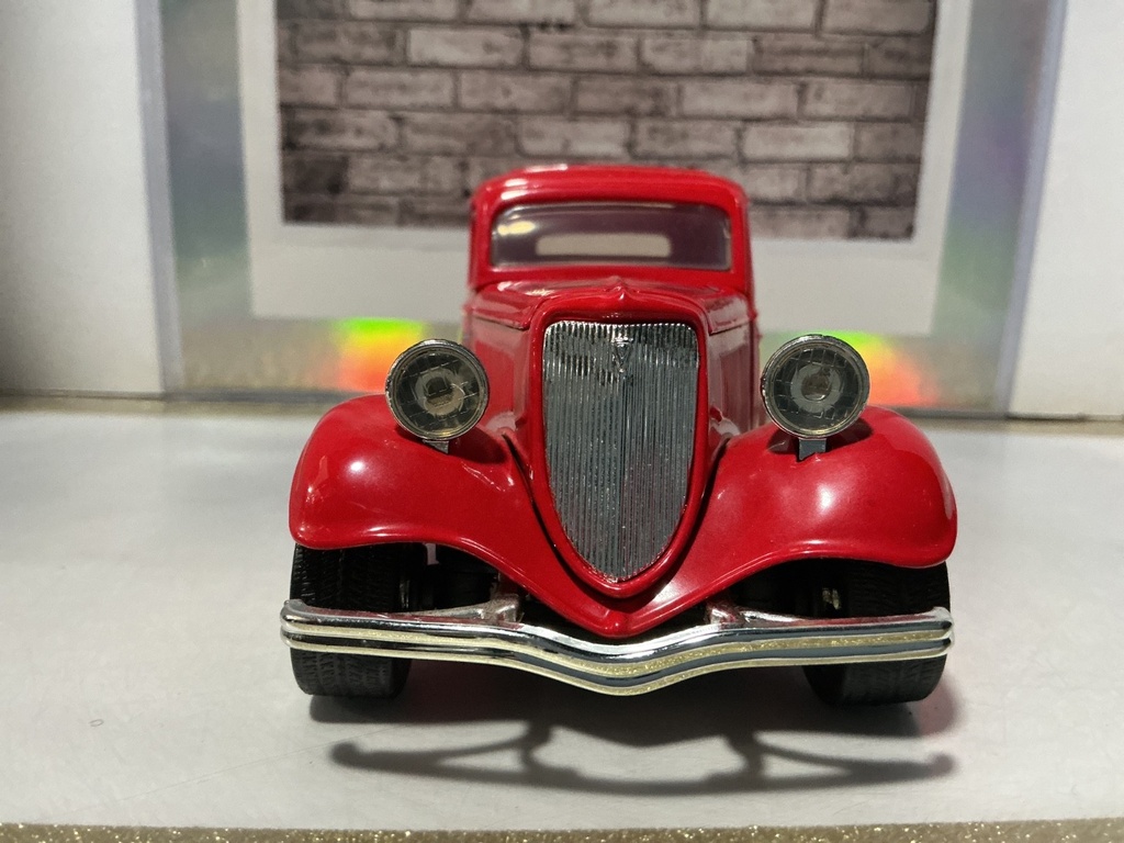 1/24 [UNKNOWN BRAND] - 1934 RED FORD COUPE image