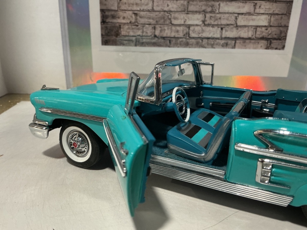 1/24 DANBURY MINT - 1958 CHEVROLET IMPALA [MISSING MIRROR/PIECES/MILD RASHING] image