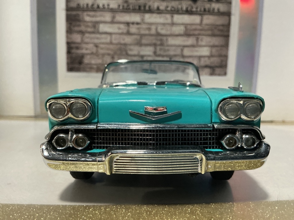 1/24 DANBURY MINT - 1958 CHEVROLET IMPALA [MISSING MIRROR/PIECES/MILD RASHING] image