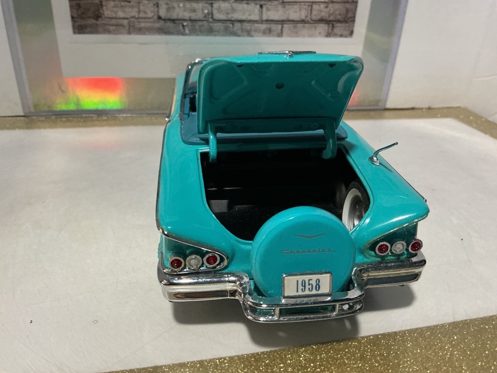 1/24 DANBURY MINT - 1958 CHEVROLET IMPALA [MISSING MIRROR/PIECES/MILD RASHING] image