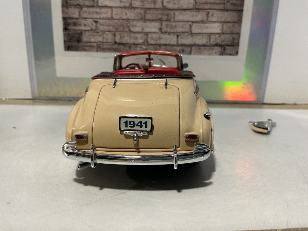 1/24 DANBURY MINT 1941 CHEVROLET SPECIAL DELUXE /LOOSE TIRE PANEL/NO SIDE MIRROR image