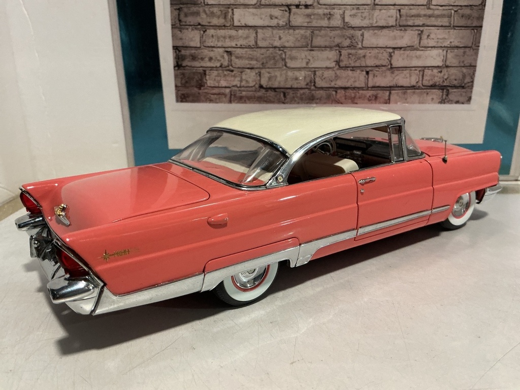 1/24 DANBURY MINT [PINK] 1956 LINCOLN PREMIERE COUPE image