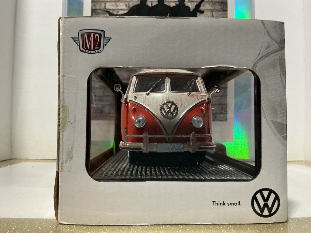 1/24 M2 MACHINES - 1960 VW MICROBUS DELUXE USA MODEL R45 [RED] image