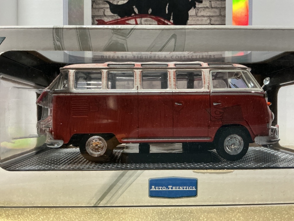 1/24 M2 MACHINES - 1960 VW MICROBUS DELUXE USA MODEL R45 [RED] image