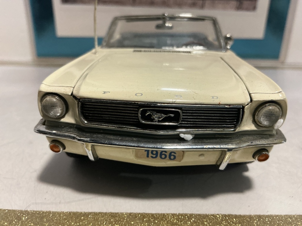 1/24 DANBURY MINT [CREAM] 1966 FORD MUSTANG image