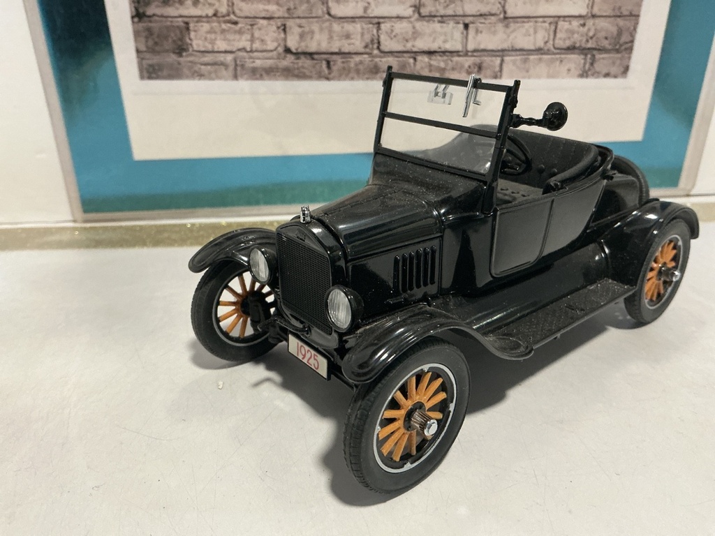 1/24 DANBURY MINT BLACK 1925 FORD MODEL T RUNABOUT image
