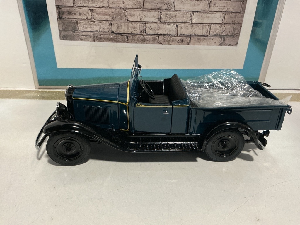 1/24 DANBURY MINT [BLACK] 1931 CHEVROLET ROADSTER PICKUP image
