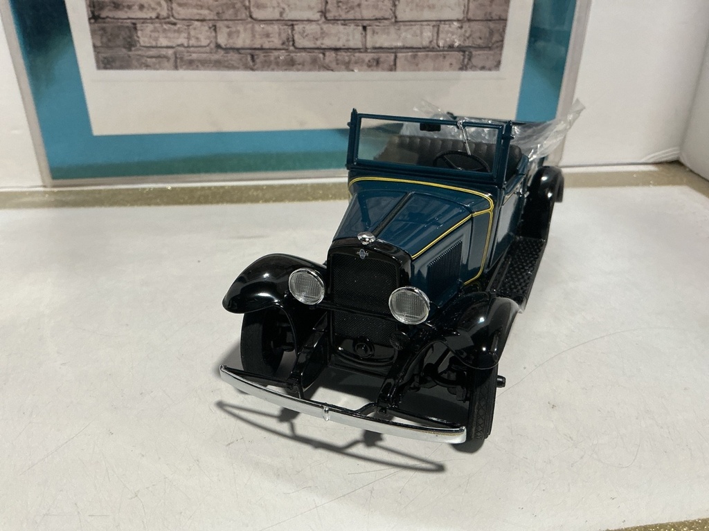 1/24 DANBURY MINT [BLACK] 1931 CHEVROLET ROADSTER PICKUP image