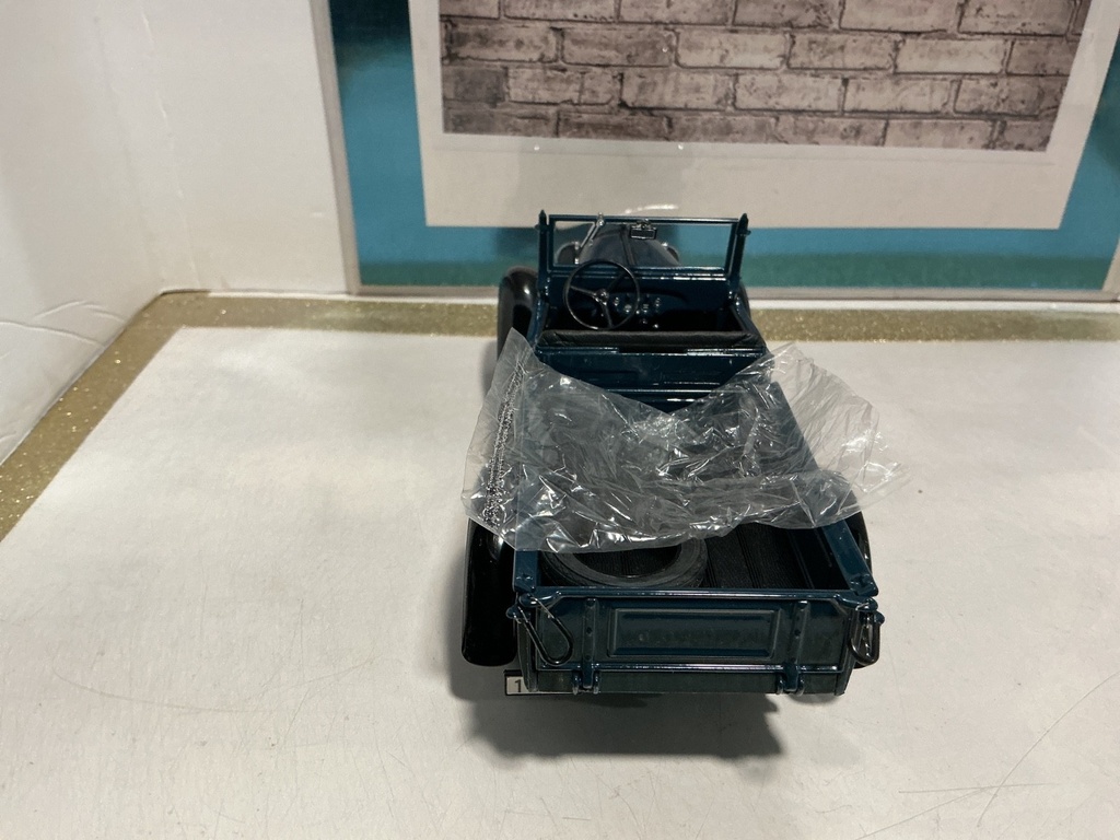 1/24 DANBURY MINT [BLACK] 1931 CHEVROLET ROADSTER PICKUP image