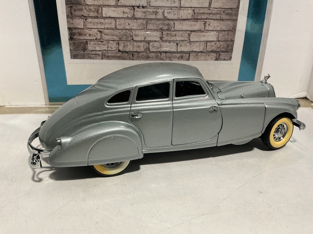 1/24 DANBURY MINT [SILVER] 1933 PIERCE SILVER ARROW image