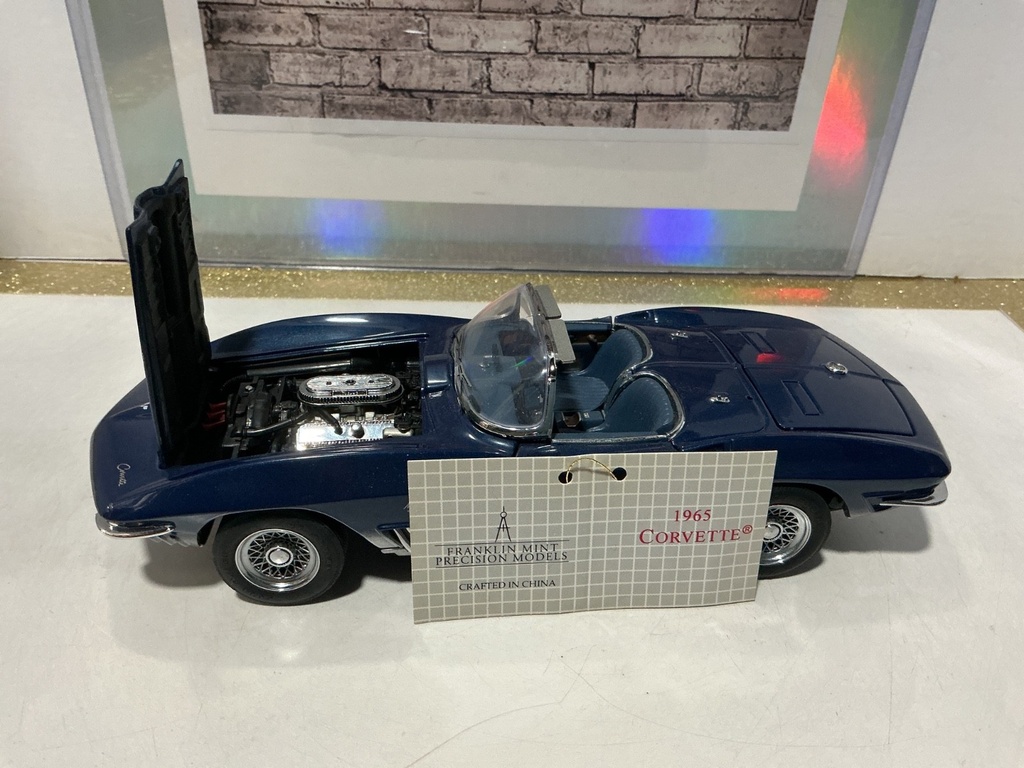 1/24 FRANKLIN MINT - 1965 CORVETTE [MAKO SHARK DESIGN] image