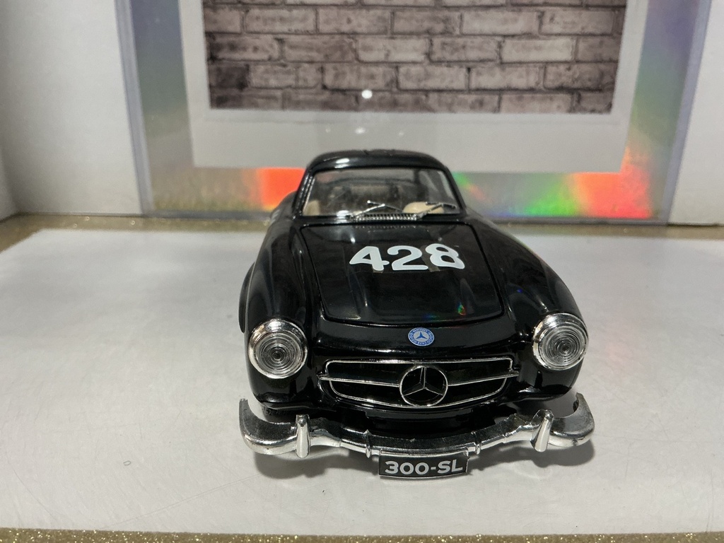 1/24 BURAGO - MERCEDES-BENZ 300-SL #428 [PAINT ISSUES] image