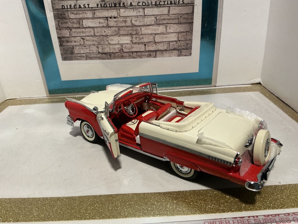 1/24 THE DANBURY MINT 1956 FORD SUNLINER image