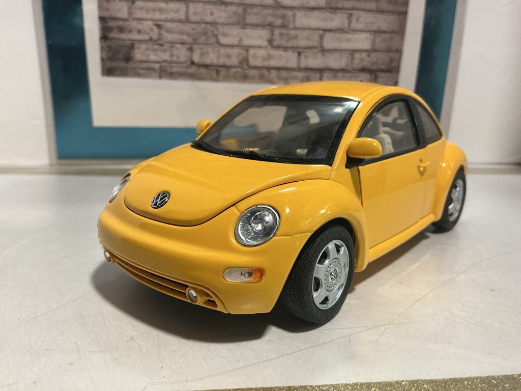1:24 FRANKLIN MINT - 2000 VOLKSWAGEN BEETLE image