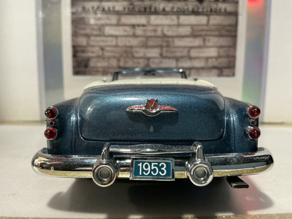 1/24 DANBURY MINT - 1953 BUICK SKYLARK image