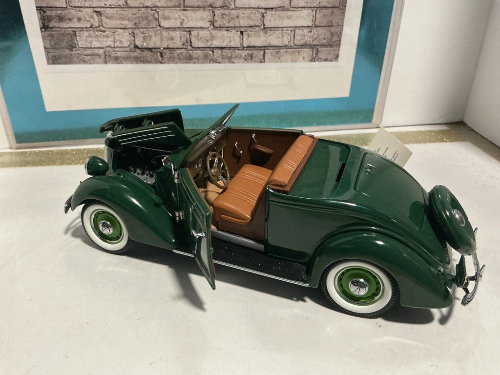 1/24 FRANKLIN MINT - B11XA09 - 1939 FORD ROADSTER [GREEN] image