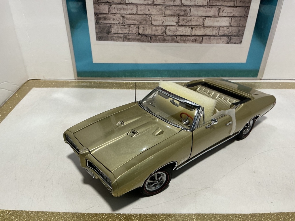1/24 DANBURY MINT 1968 PONTIAC GTO CONVERTIBLE image
